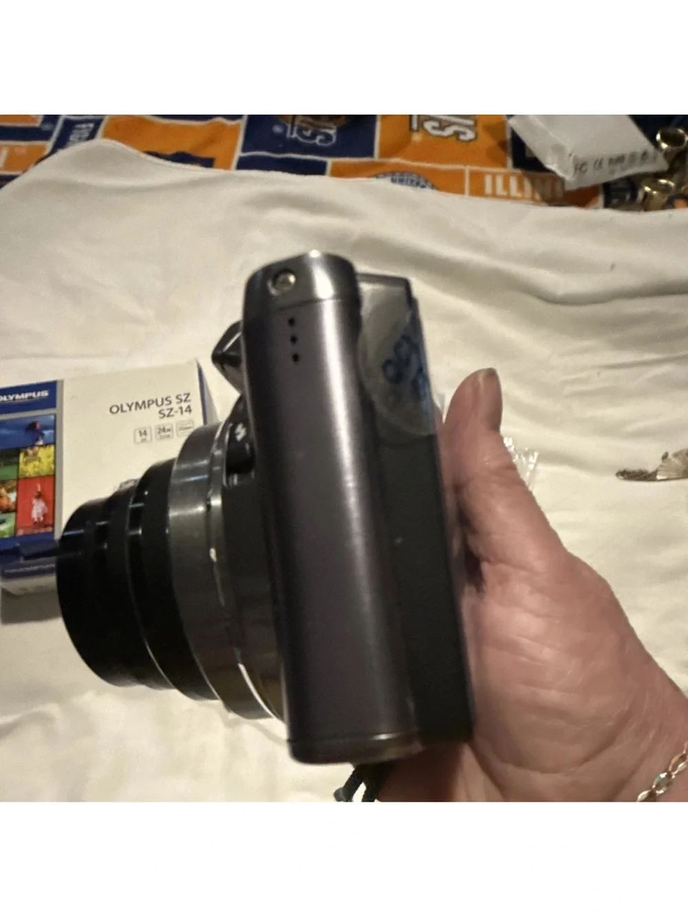 Olympus SZ-14 Compact Digital Camera in Silver with Accessories
